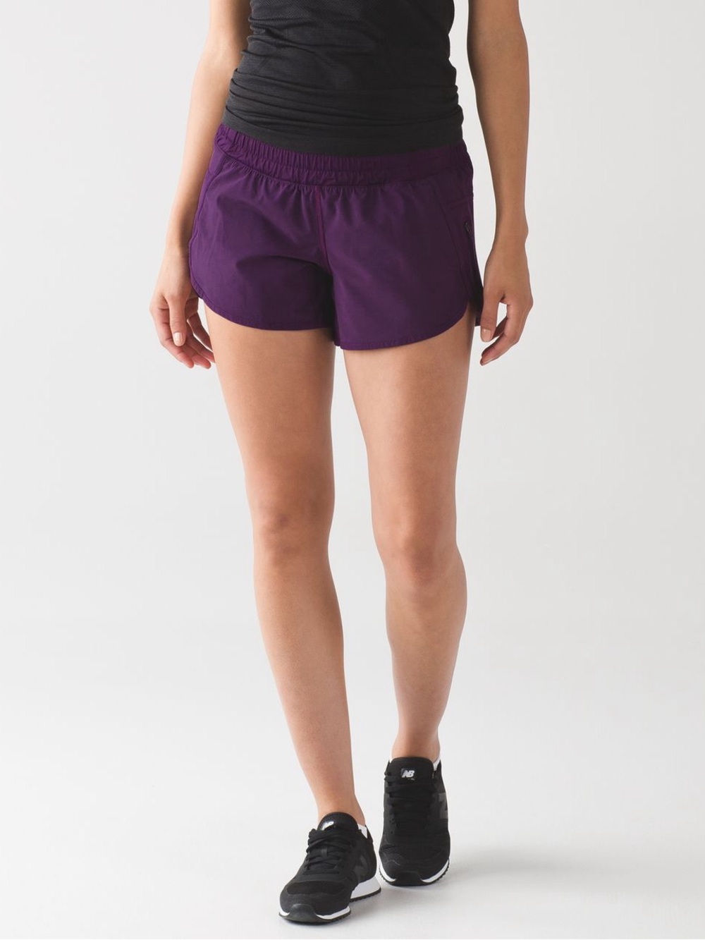Lululemon Tracker Short IV
Darkest Magenta